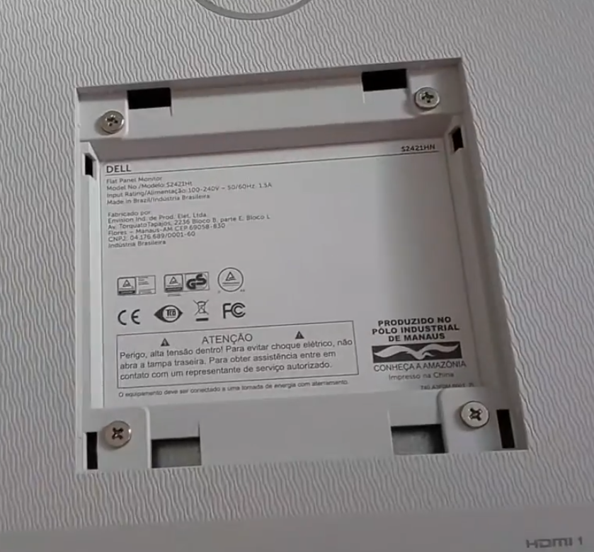 parafusos para remoção.