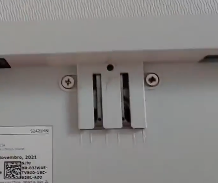 parafusos para remoção.